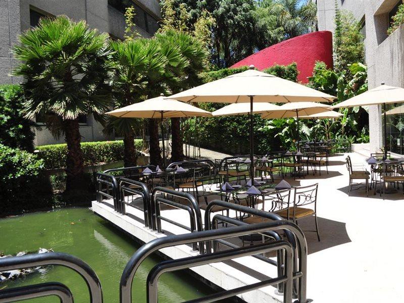 Hotel Royal Pedregal Ciudad de México Exteriér fotografie The outdoor café