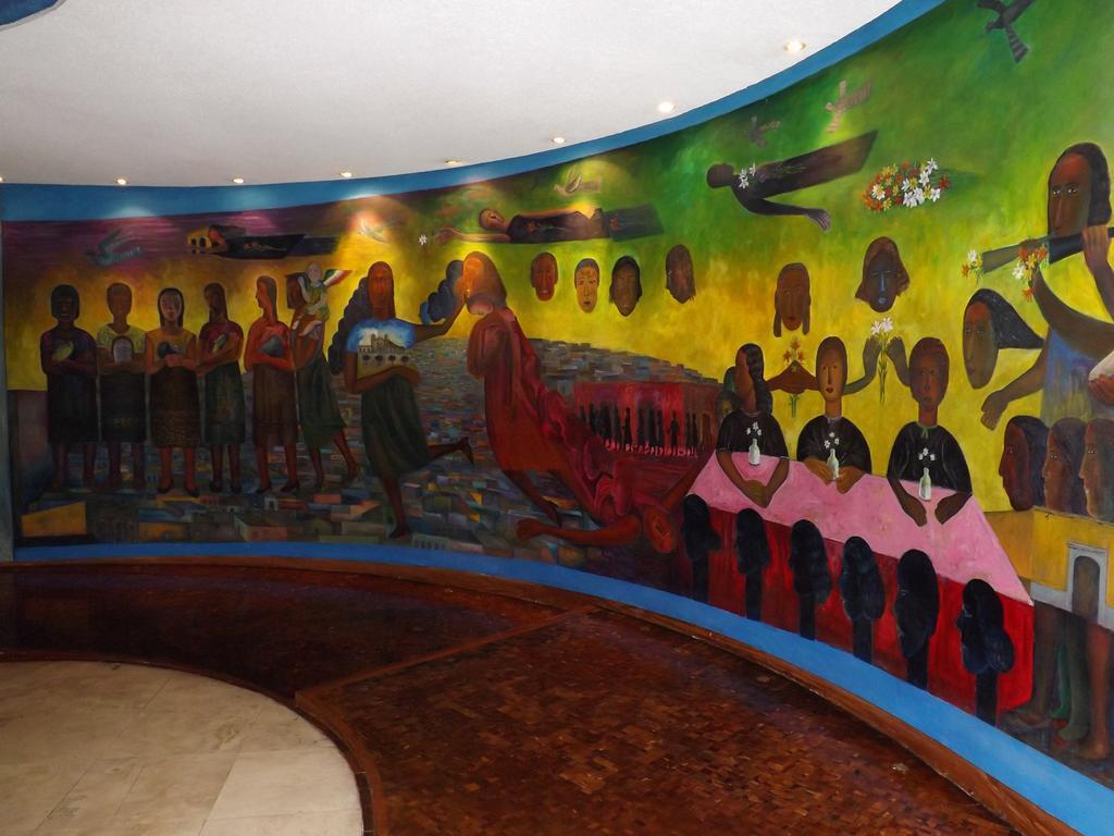 Hotel Royal Pedregal Ciudad de México Exteriér fotografie Mural at the National Museum of Ghana