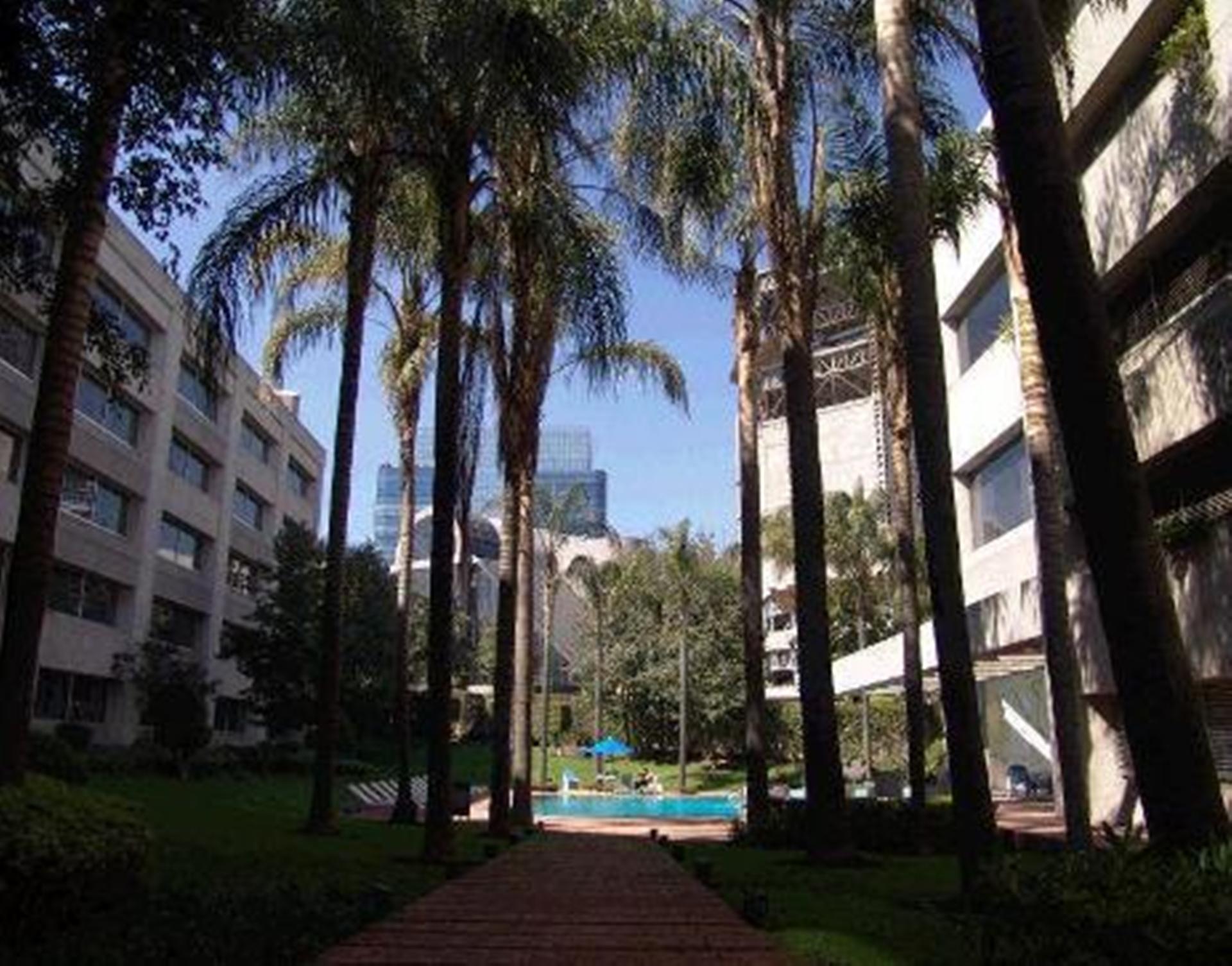Hotel Royal Pedregal Ciudad de México Exteriér fotografie The pool at the complex