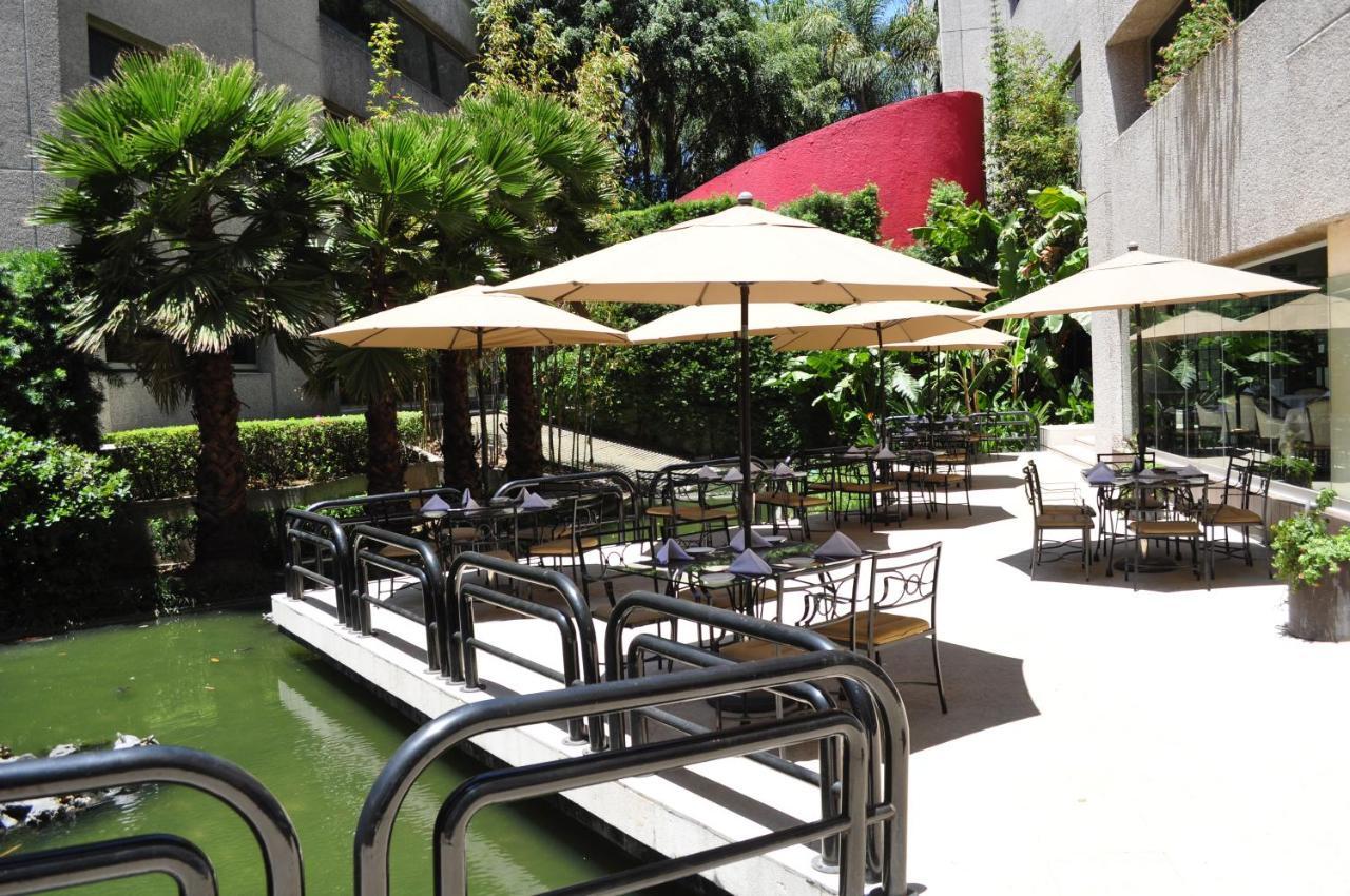 Hotel Royal Pedregal Ciudad de México Exteriér fotografie The patio at the Los Angeles County Museum of Art
